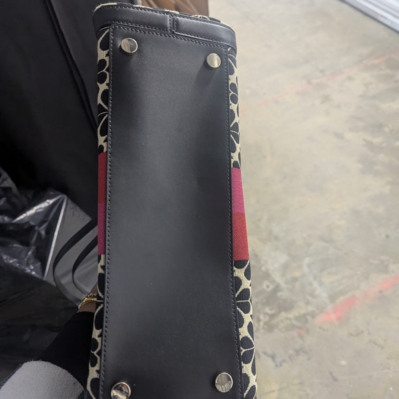 Kate Spade Black and Cream Floral Tote with Red Stripe - Picture 2 of 3